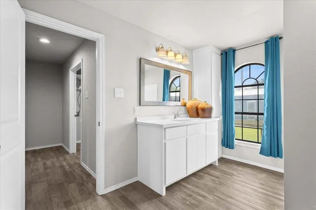 $1,550 | 327 Hiracheta Drive, New Home, TX 79381