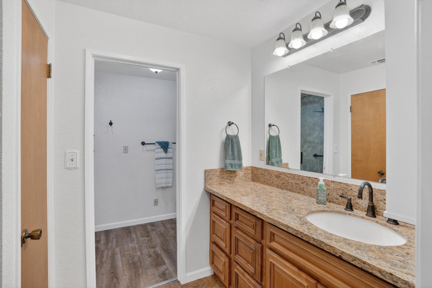 13088 Cherry Road Wilton, CA 95693 - Photo 21 of 58 Master Bath