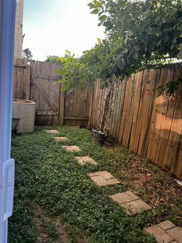 $1,475 | 11807 Chetman Drive, Unit B, Houston, TX 77065