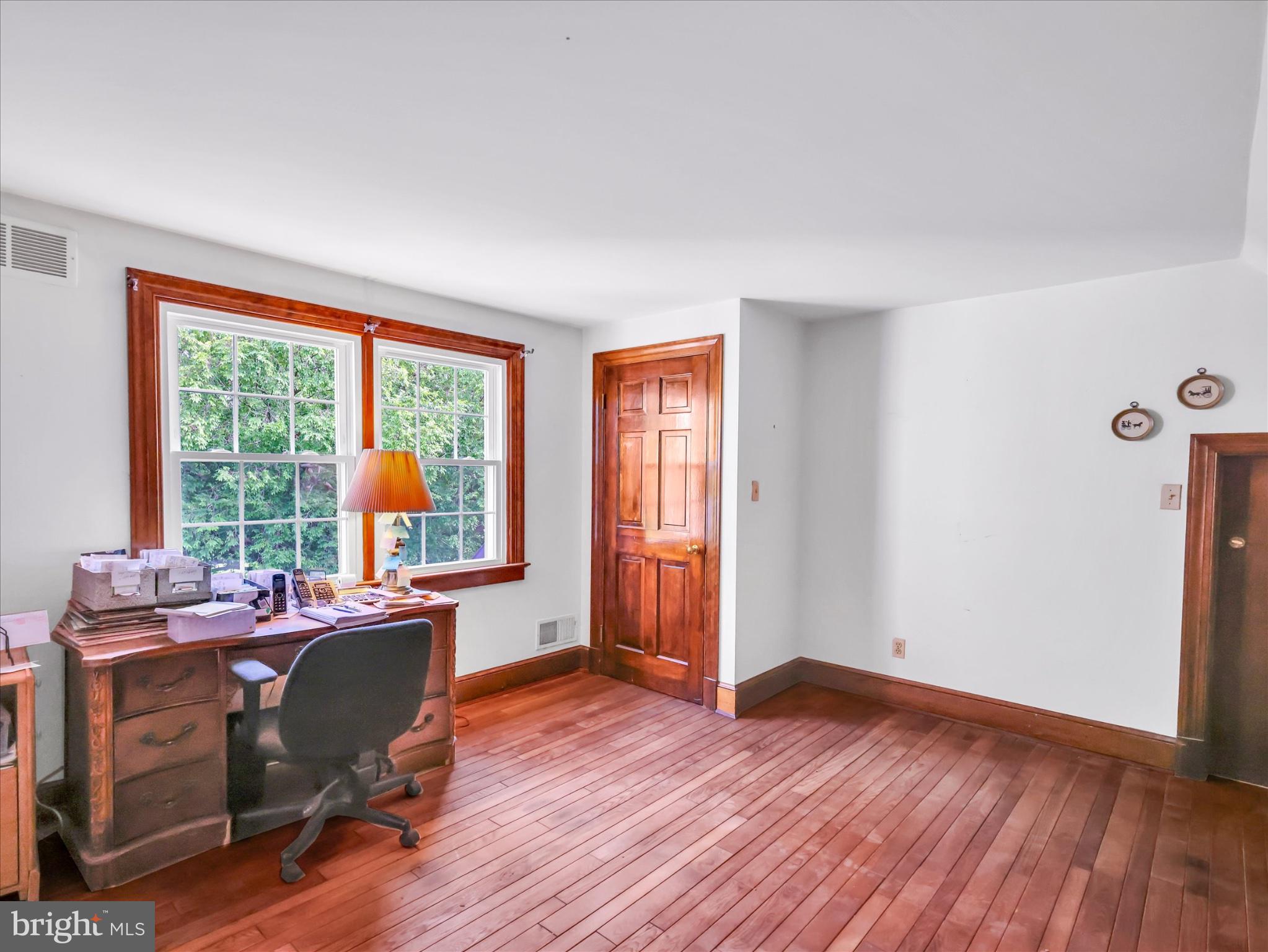 19255 Telegraph Springs Road Purcellville, VA 20132 - Photo 74 of 107 a workspace with furniture and a window