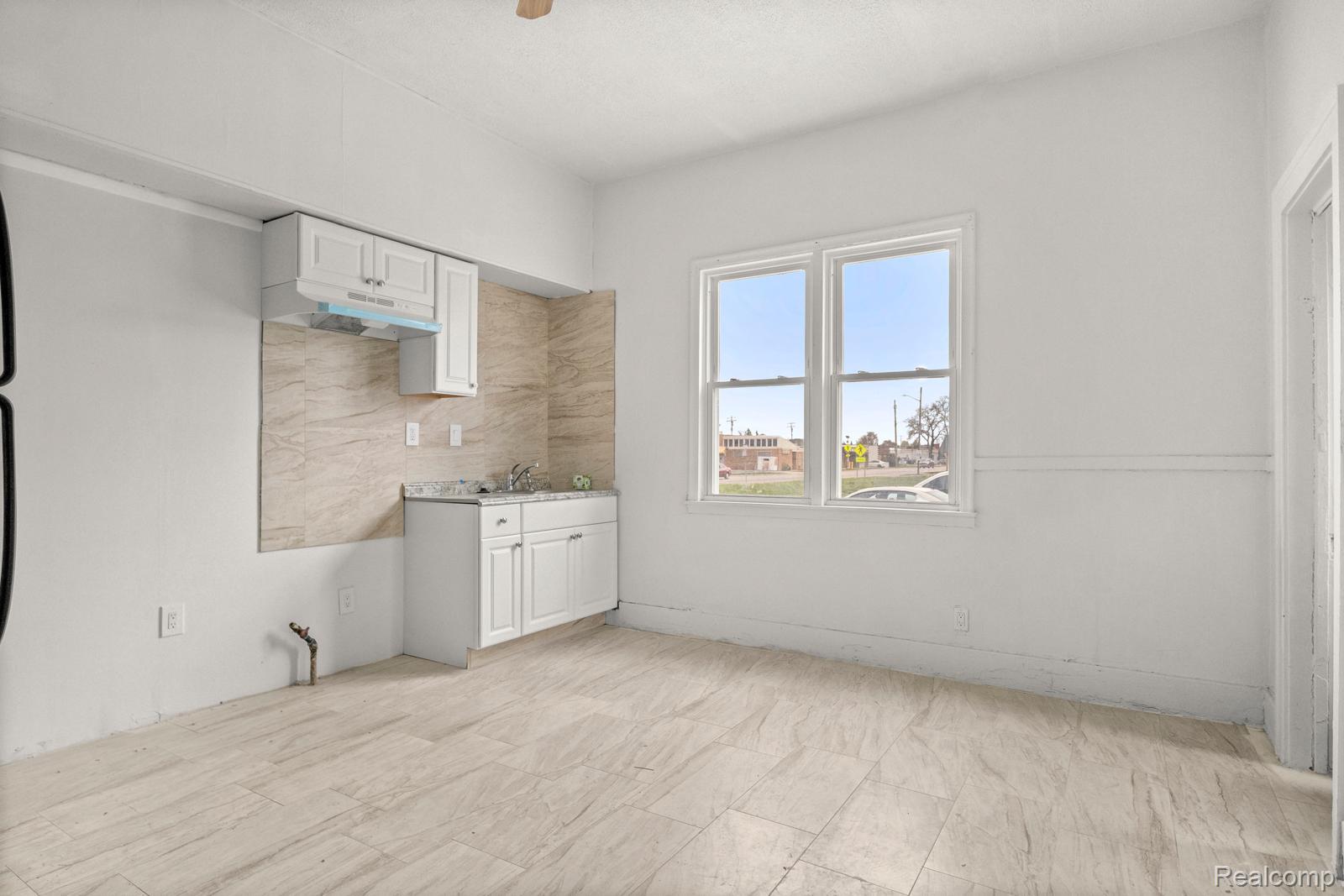 6203 Chase Road Dearborn, MI 48126 - Photo 5 of 8 6203 Chase Studio (5).jpeg