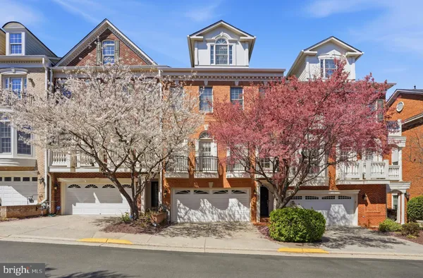 $1,199,888 | 7714 Spoleto Lane, Unit 54, McLean, VA 22102