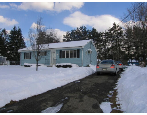33 Southern Road Springfield, MA 01129 - Photo 2 of 10 Gallery Image 2