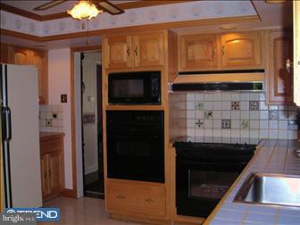 301 West Waverly Road Glenside, PA 19038 - Photo 7 of 12 Kitchen
