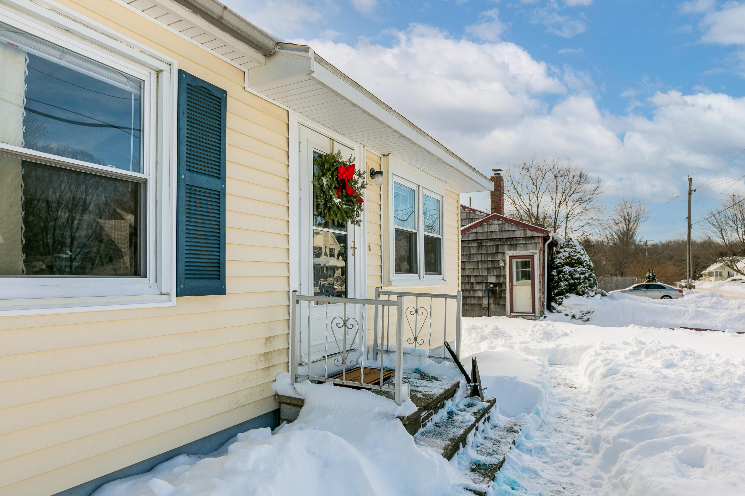 76 Bonnybriar Road South Portland, ME 04106 - Photo 4 of 33 76 Bonnybriar Rd South-print-004-024-Fro