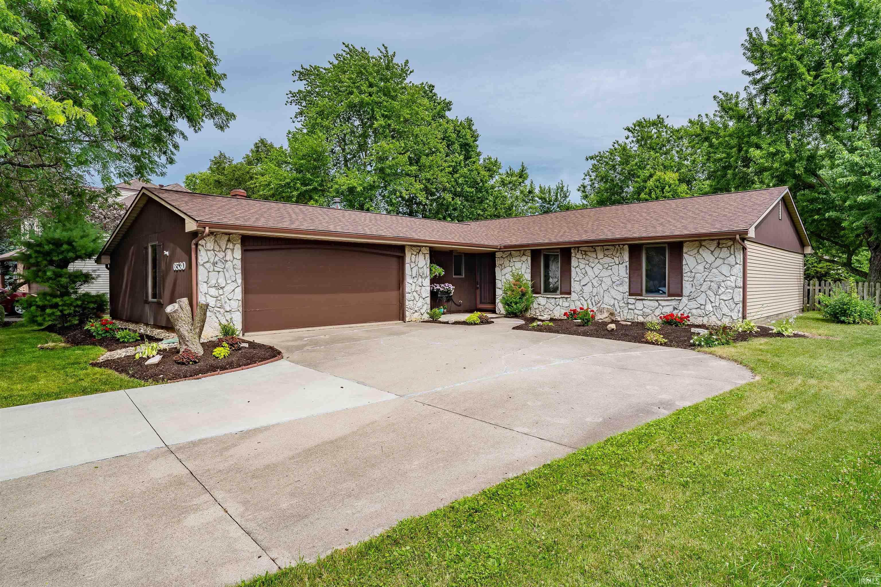 6530 Tanbark Trail Fort Wayne, IN 46835 - Photo 1 of 30