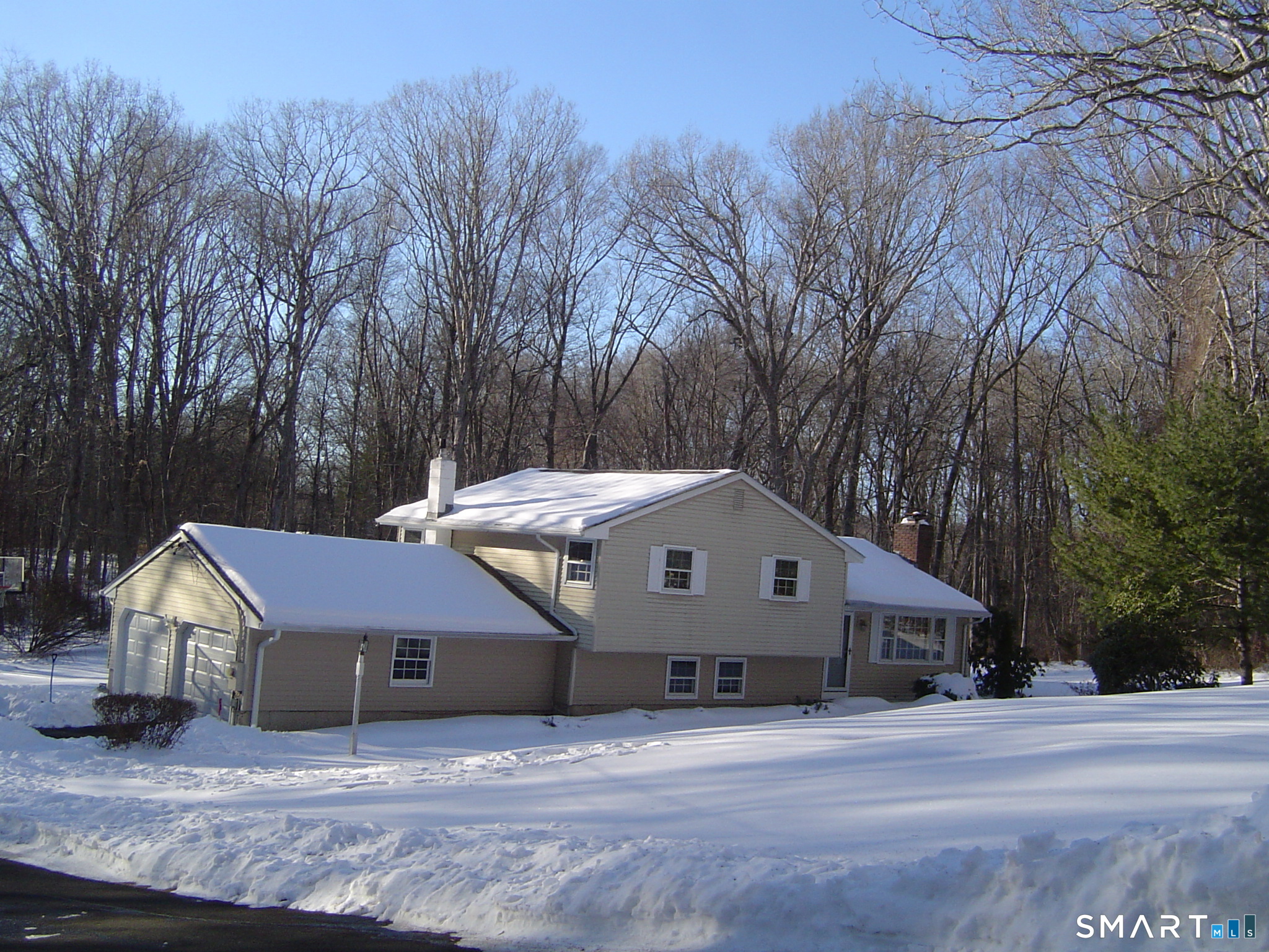 90 Robin Ridge Drive Madison, CT 06443 - Photo 2 of 5