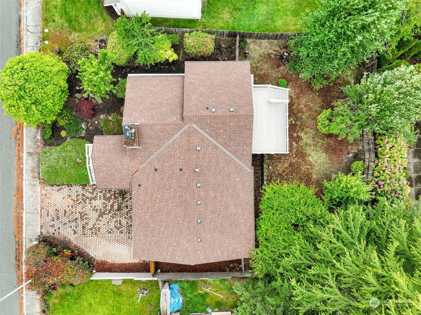 3672 Southwest 318th Street Federal Way, WA 98023 - Photo 35 of 40 an aerial view of a house