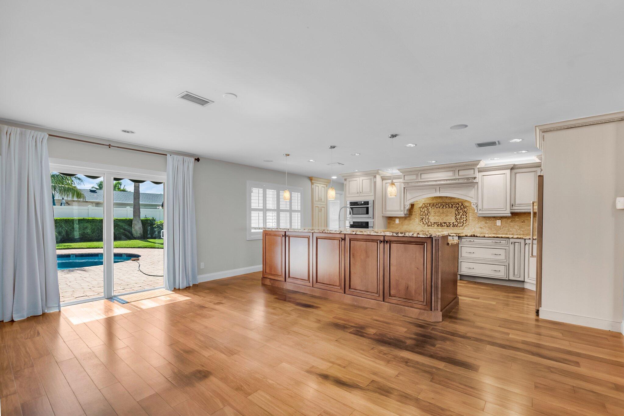 1008 Southwest 12th Avenue Boca Raton, FL 33486 - Photo 9 of 35 11-web-or-mls-DSC_0051