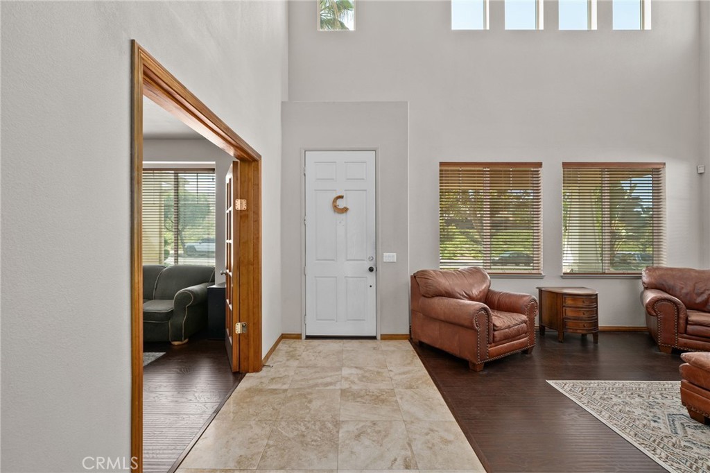 17241 Greentree Drive Riverside, CA 92503 - Photo 6 of 53