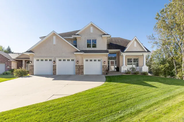 $1,150,000 | 17179 Padons Drive, Eden Prairie, MN 55346