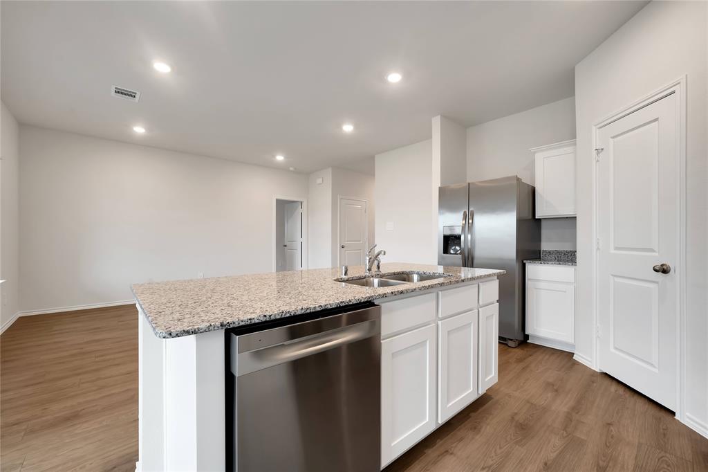 501 Yellow Rose Road Princeton, TX 75407 - Photo 5 of 29