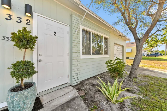 $549,900 | 332 West Mango Street, Unit 12, Lantana, FL 33462