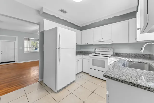 $549,900 | 332 West Mango Street, Unit 12, Lantana, FL 33462