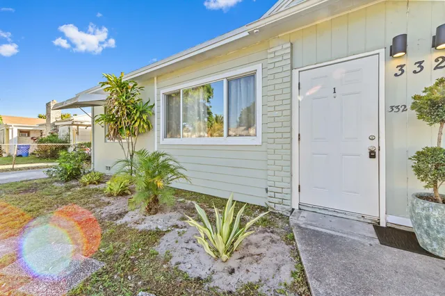 $549,900 | 332 West Mango Street, Unit 12, Lantana, FL 33462