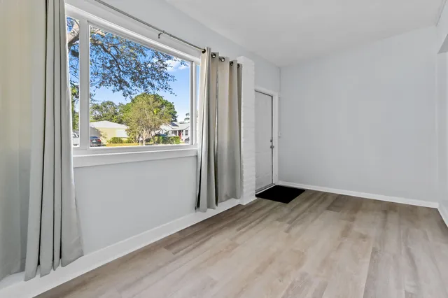 $549,900 | 332 West Mango Street, Unit 12, Lantana, FL 33462