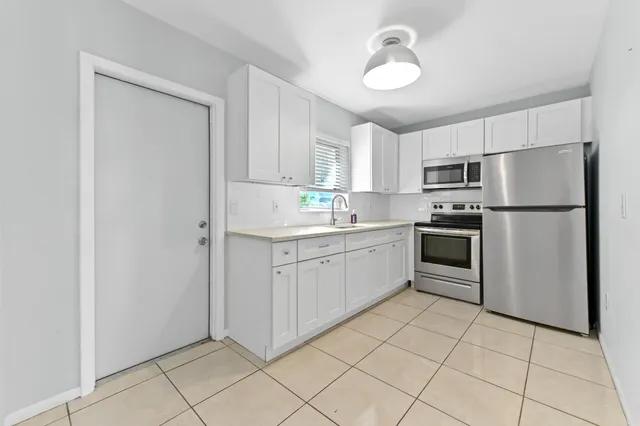 $549,900 | 332 West Mango Street, Unit 12, Lantana, FL 33462