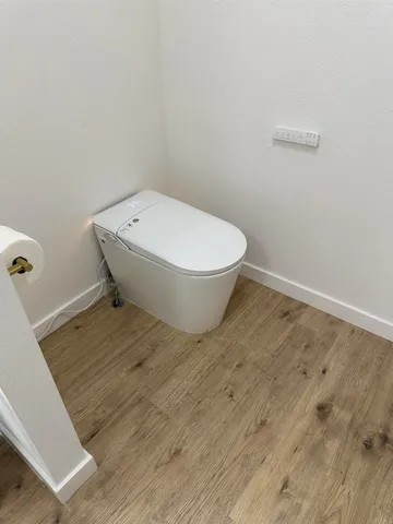 a view of empty room with a window