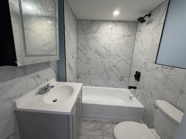 $1,950 | 14 Acorn Road, Unit 1, Secaucus, NJ 07094