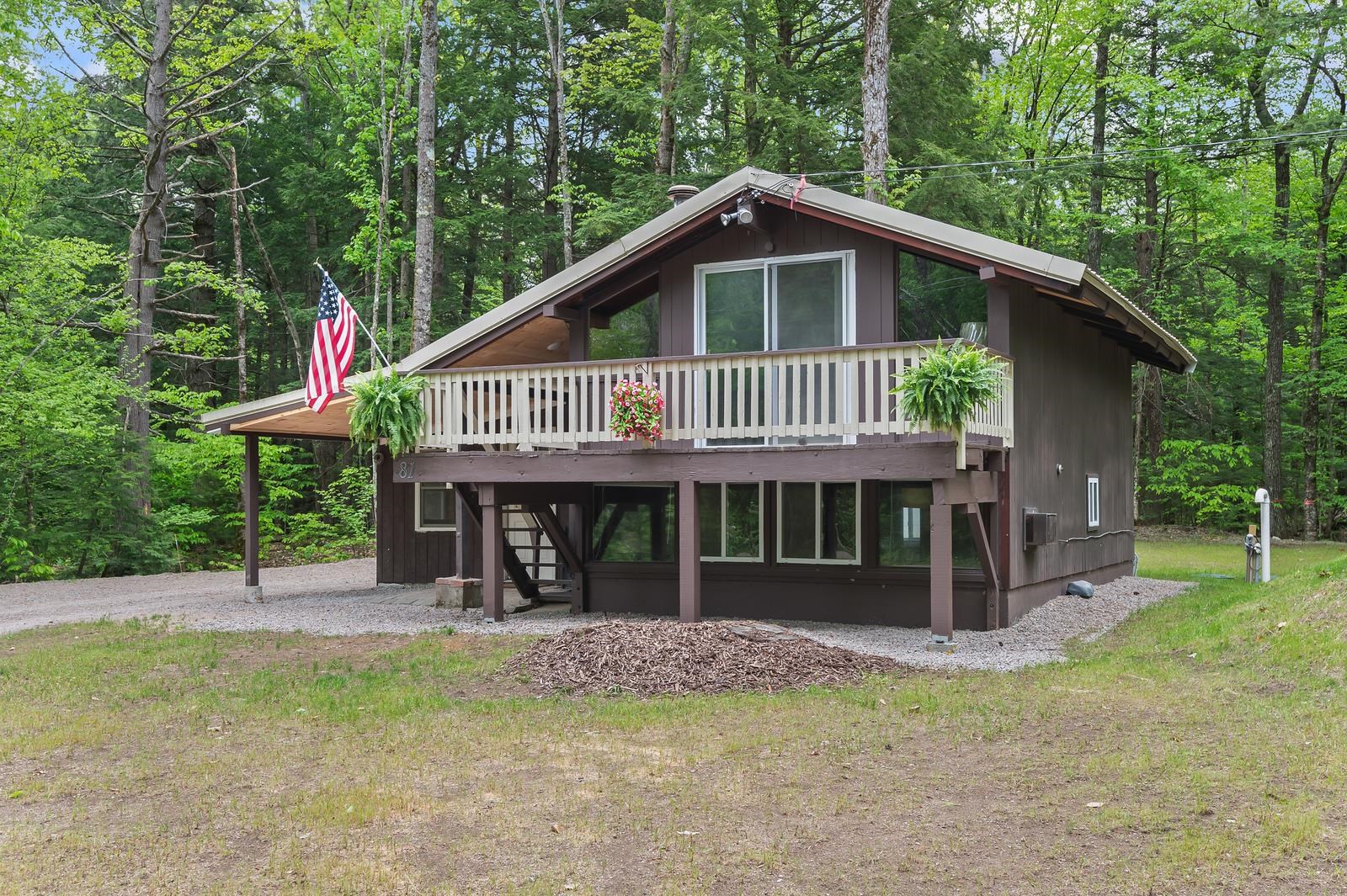 81 E Street Conway, NH 03818 - Photo 1 of 35