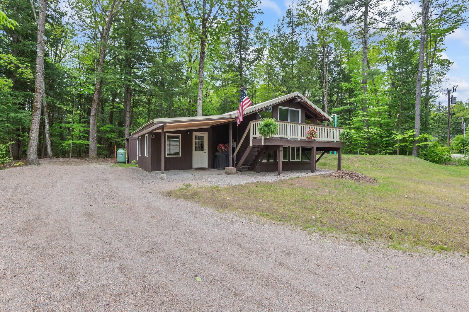 81 E Street Conway, NH 03818 - Photo 2 of 35