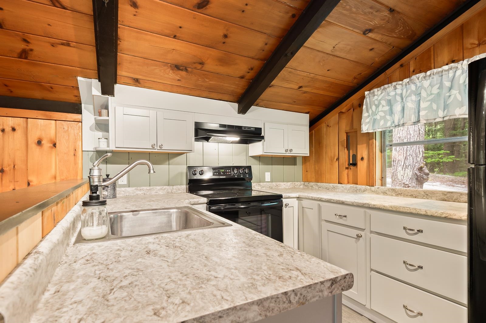 81 E Street Conway, NH 03818 - Photo 8 of 35