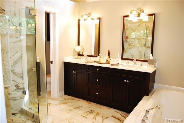 1259 Yorkshire Road Birmingham, MI 48009 - Photo 14 of 24 Master Bathroom
