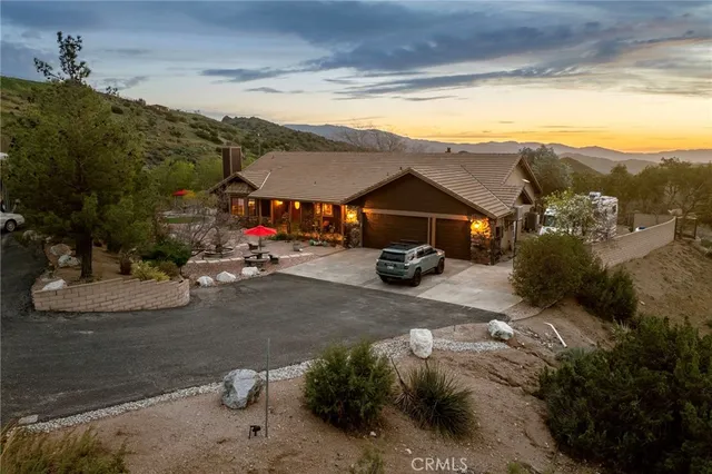 $1,195,000 | 8634 Escondido Canyon Road, Agua Dulce, CA 91390