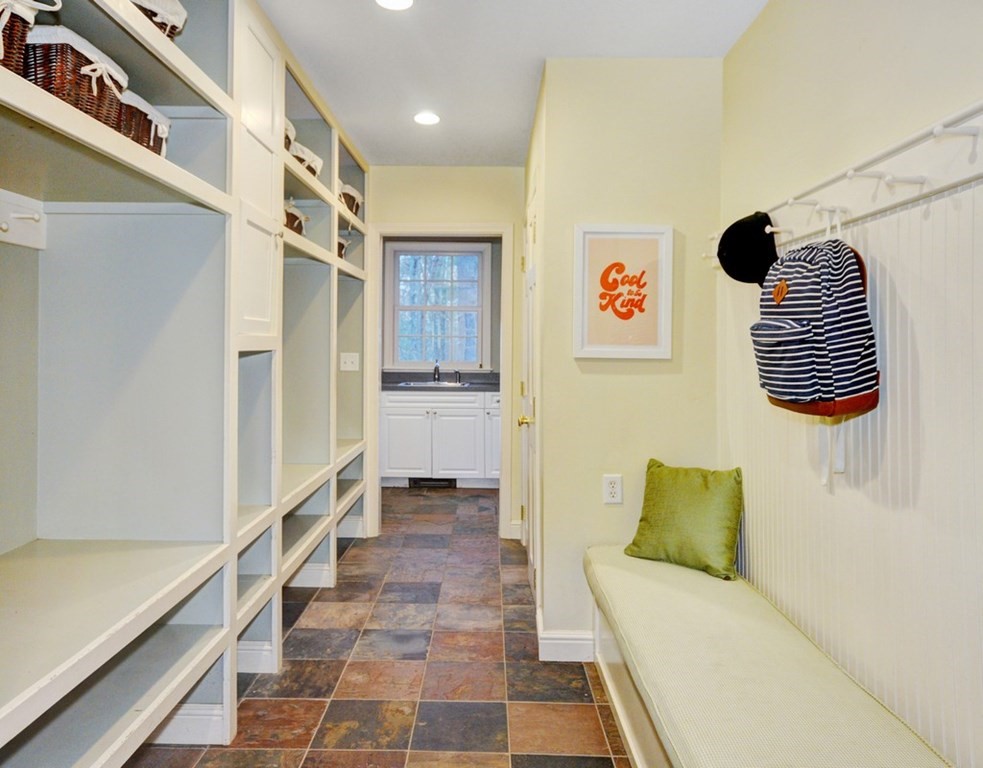 282 Old Pickard Road Concord, MA 01742 - Photo 8 of 38