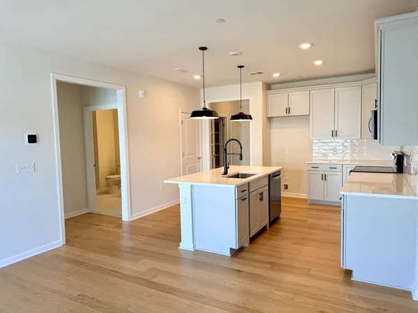 $2,600 | 2 Codman Way, Unit 302, Westborough, MA 01581