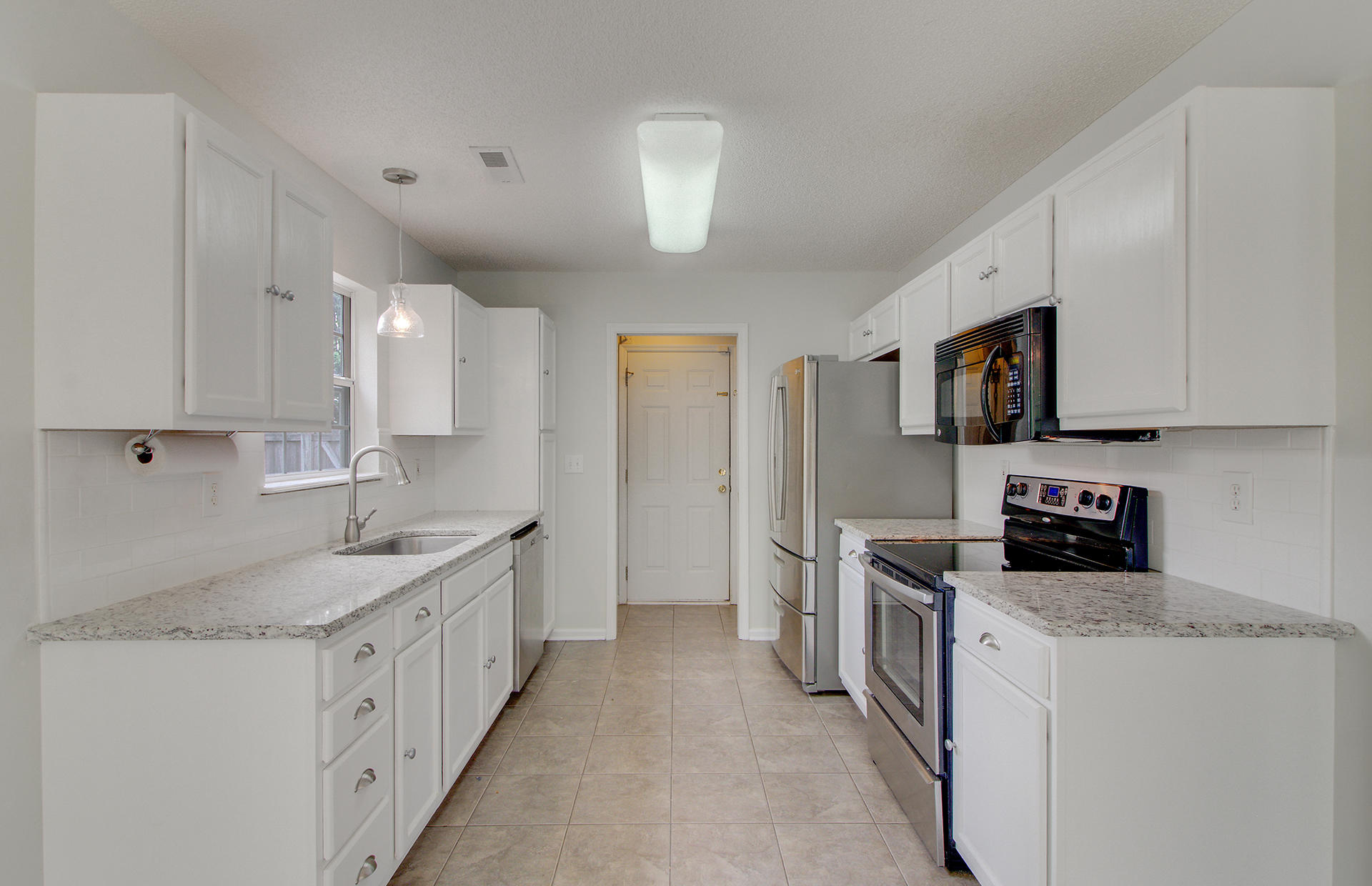 8377 Waltham Road North Charleston, SC 29406 - Photo 8 of 29 11
