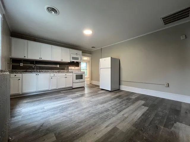 $900 | 367 Mountain Avenue Southwest, Unit 4, Roanoke, VA 24016