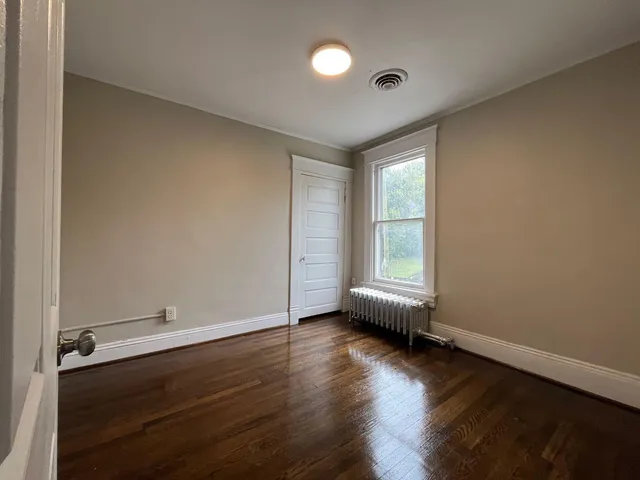 $900 | 367 Mountain Avenue Southwest, Unit 4, Roanoke, VA 24016