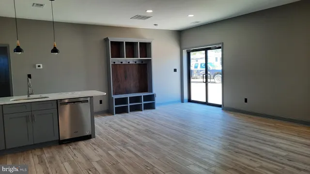 $1,900 | 7459 John Marshall Highway, Unit 2, Marshall, VA 20115