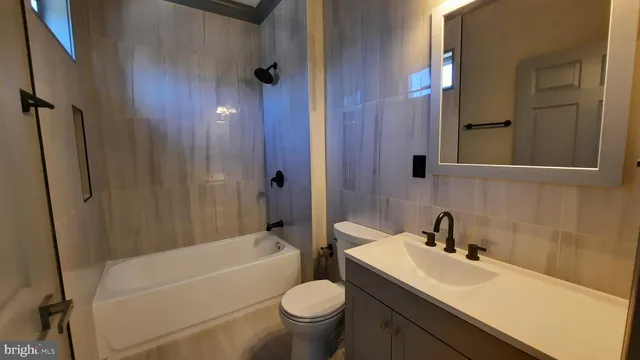 $1,900 | 7459 John Marshall Highway, Unit 2, Marshall, VA 20115