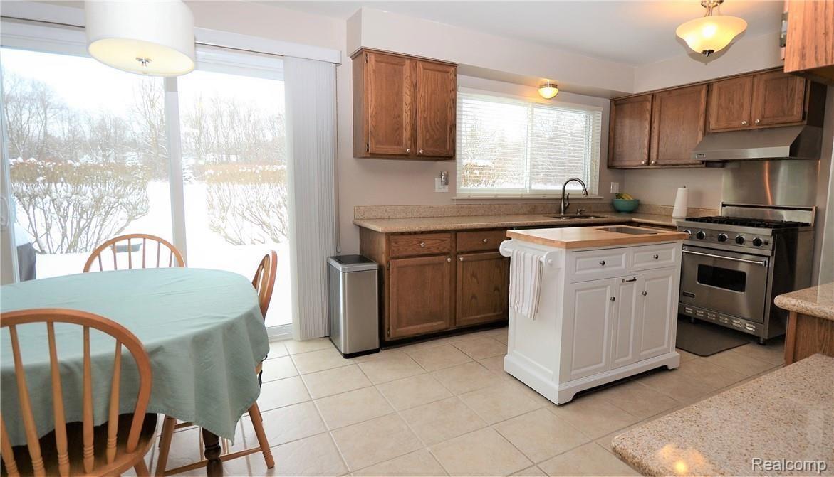 36104 Fredericksburg Road Farmington, MI 48331 - Photo 14 of 49 3 Kitchen 6.JPG