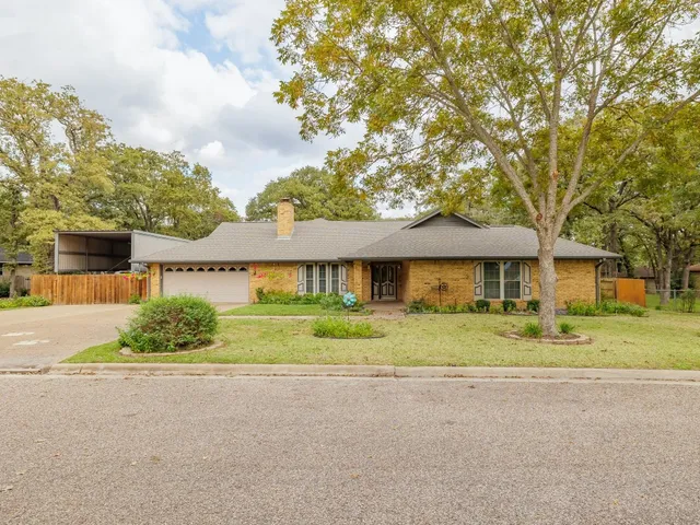 $379,900 | 704 Enfield Drive, Rockdale, TX 76567