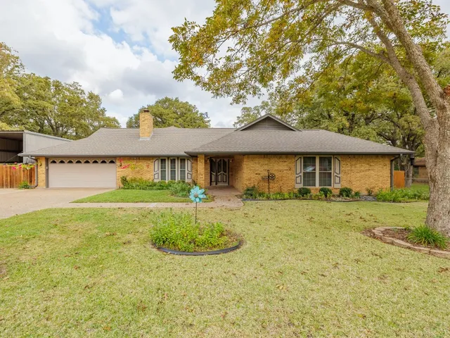 $379,900 | 704 Enfield Drive, Rockdale, TX 76567