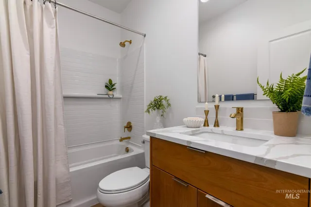 $869,000 | 3777 North San Carlos Place, Star, ID 83669