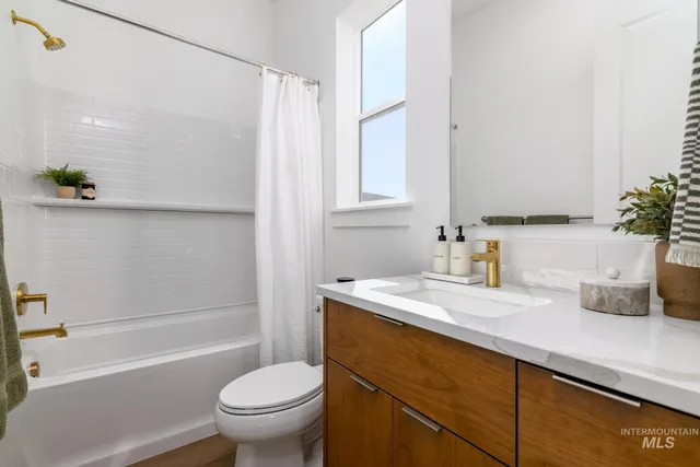 $869,000 | 3777 North San Carlos Place, Star, ID 83669