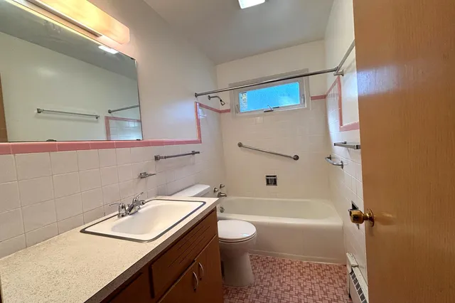 $1,375 | 2409 Fremont Avenue, Madison, WI 53704