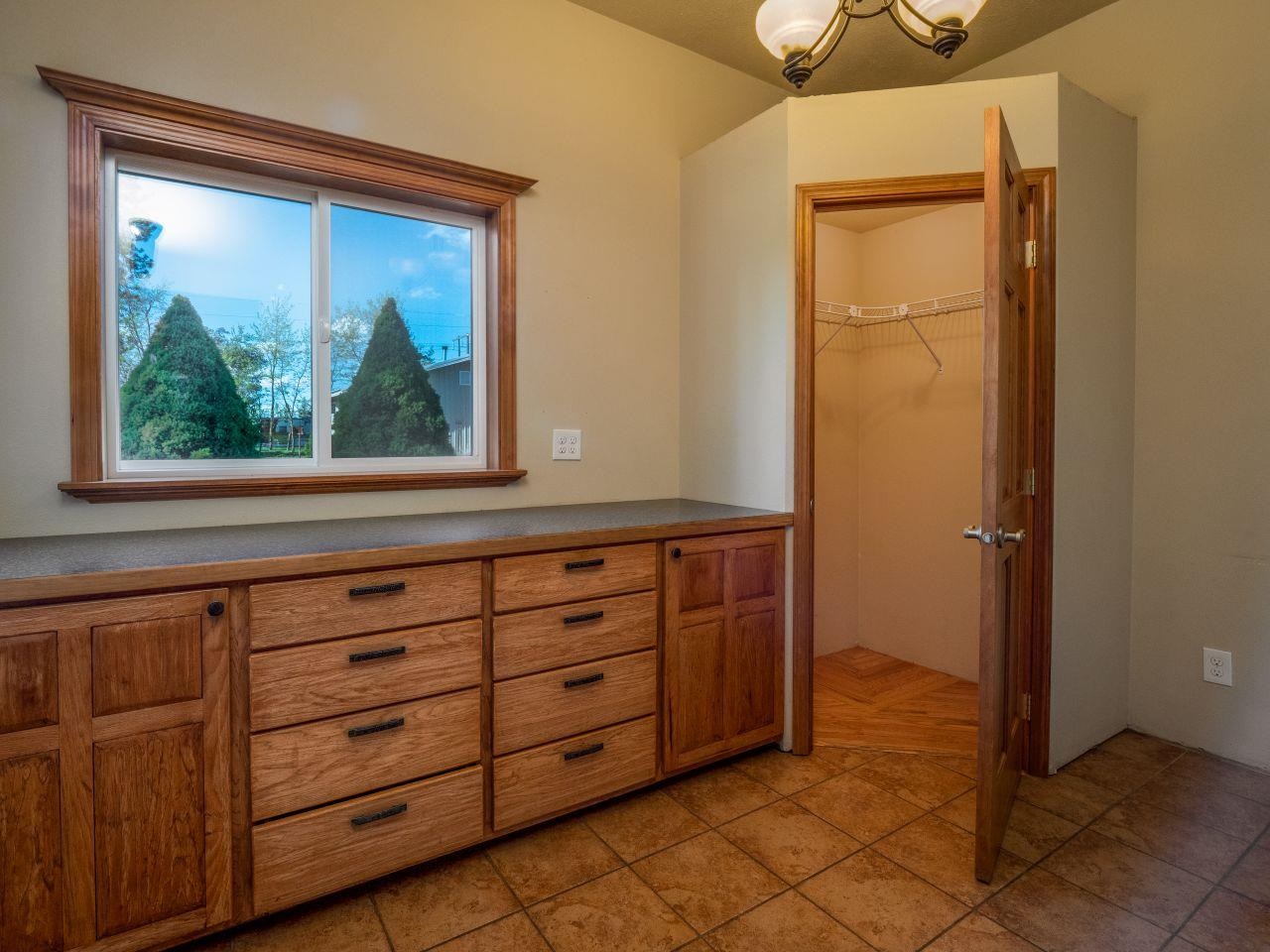 3003 South Windsor Road Spokane, WA 99224 - Photo 8 of 47