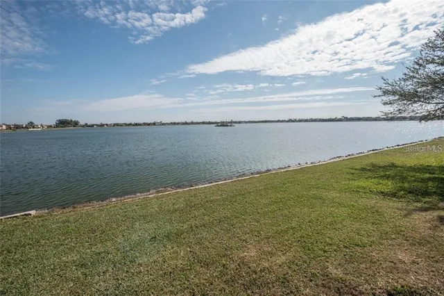 $3,100 | 1742 Mira Lago Circle, Ruskin, FL 33570