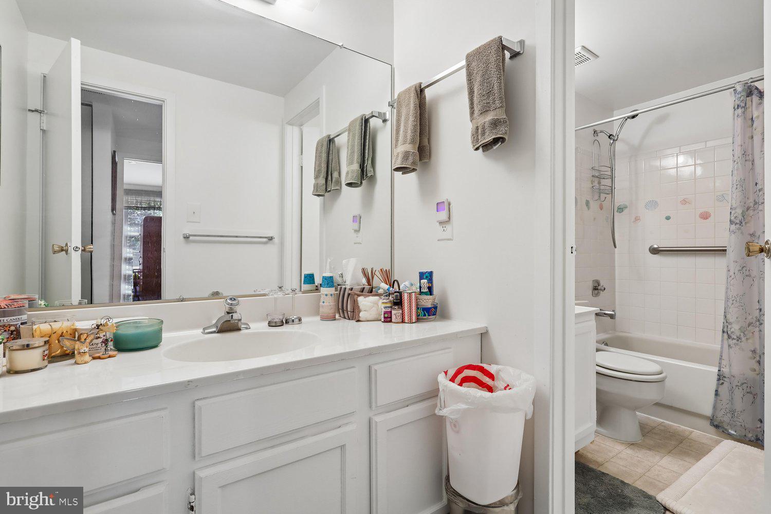 2403 Andorra Place Reston, VA 20191 - Photo 25 of 55 Vanity