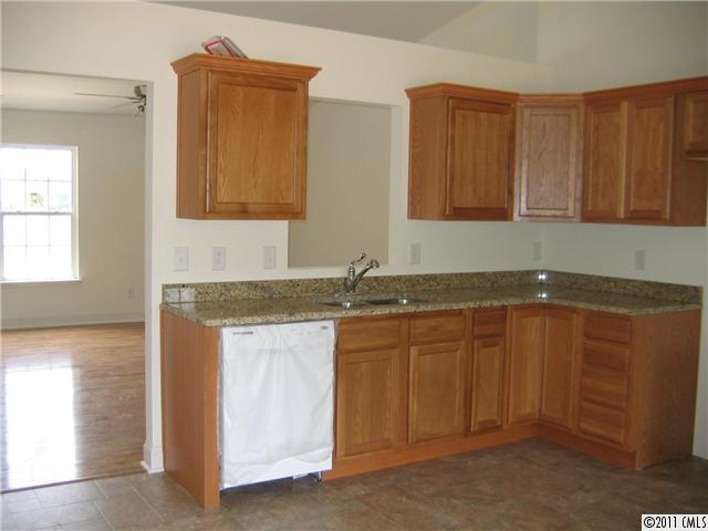 5721 Nesbit Road, Unit 4 Waxhaw, NC 28173 - Photo 5 of 15 Gallery Image 5