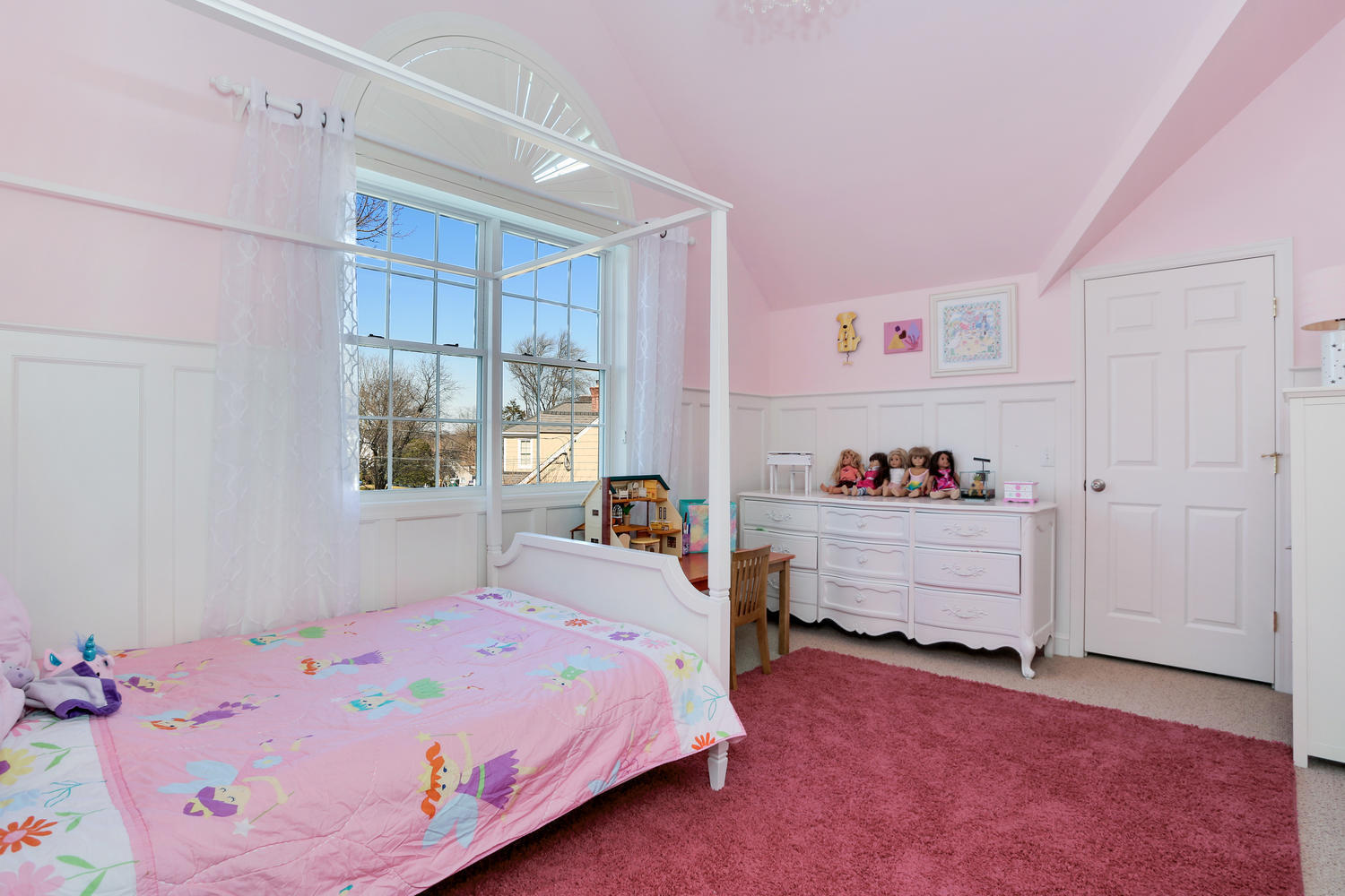 19 Walmsley Road Darien, CT 06820 - Photo 21 of 30 a bedroom with a bed and a window