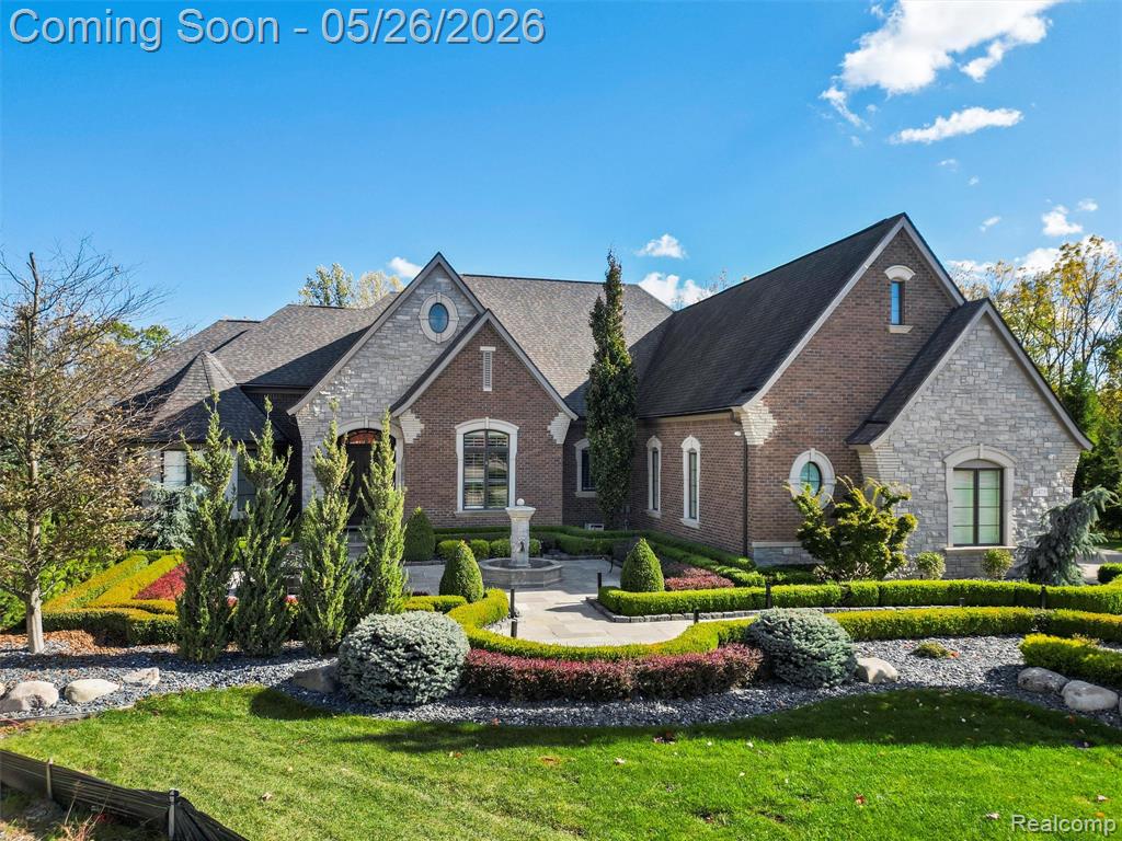 2475 Creekside Court Rochester, MI 48306 - Photo 2 of 53