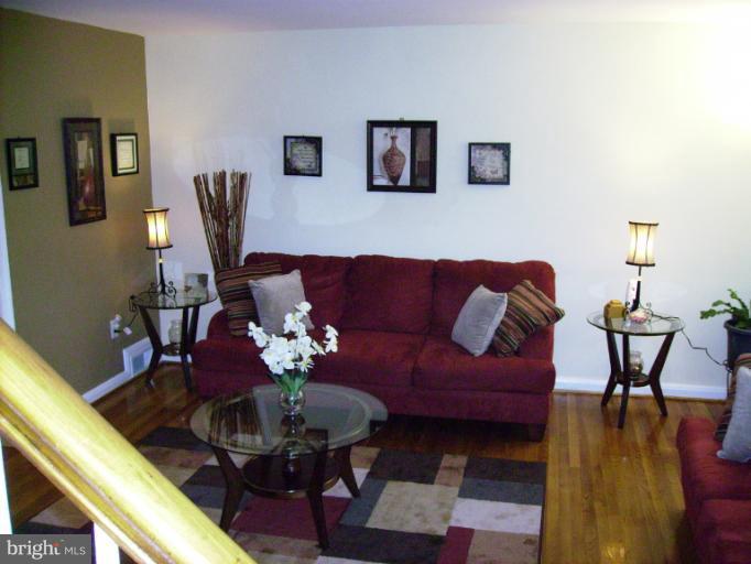 1323 Pentridge Road Baltimore, MD 21239 - Photo 2 of 17 Living Room