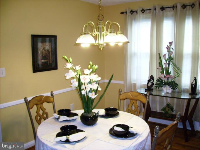 1323 Pentridge Road Baltimore, MD 21239 - Photo 6 of 17 Dining Room