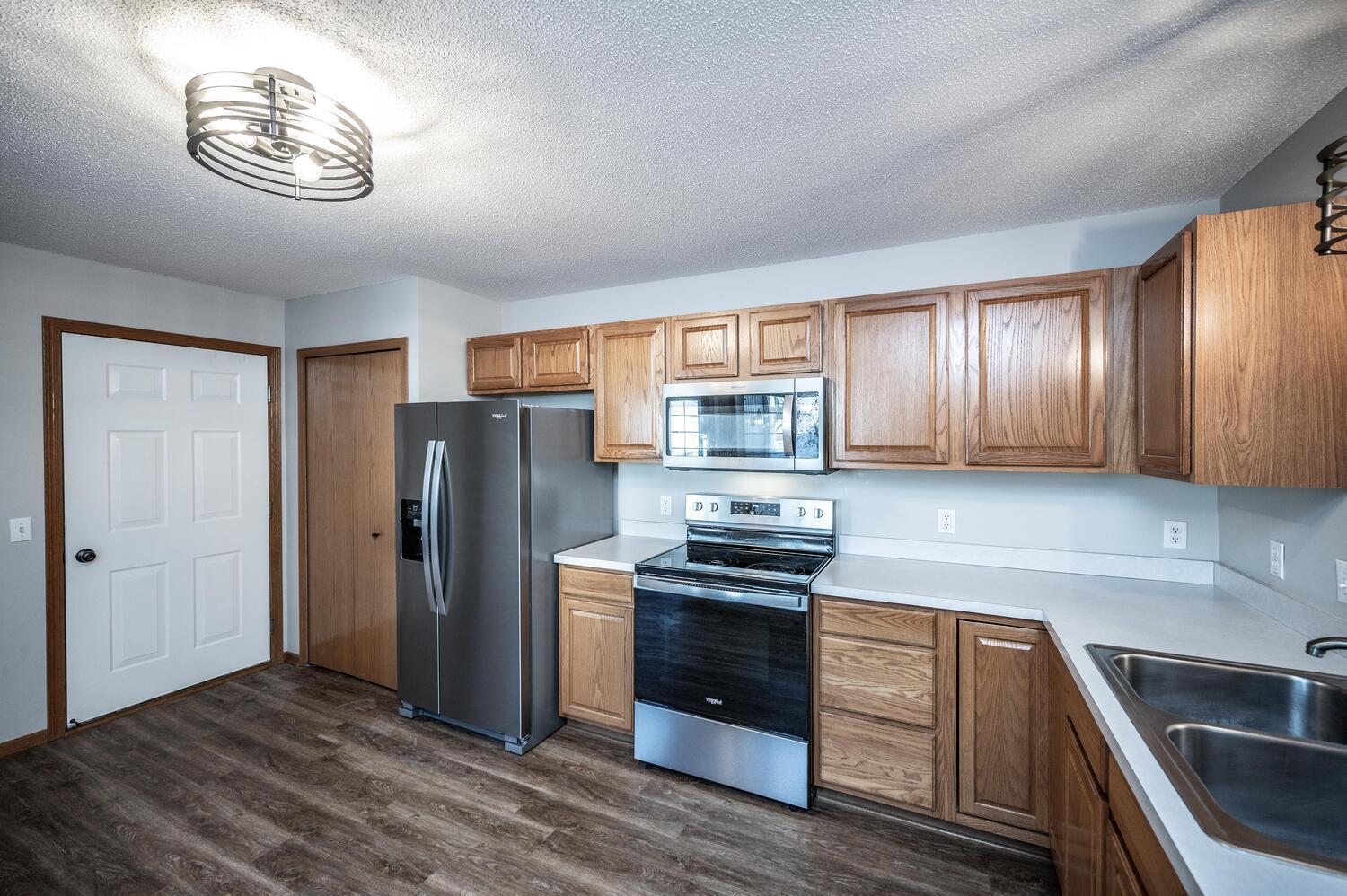 15664 Flackwood Way Apple Valley, MN 55124 - Photo 15 of 40